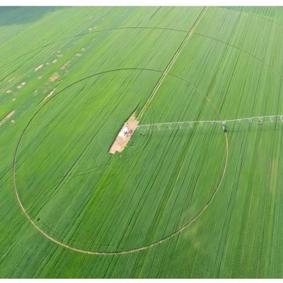 Center Pivot for Farms Optimize Irrigation Enhance Crop Growth Durable 30 inch Diameter